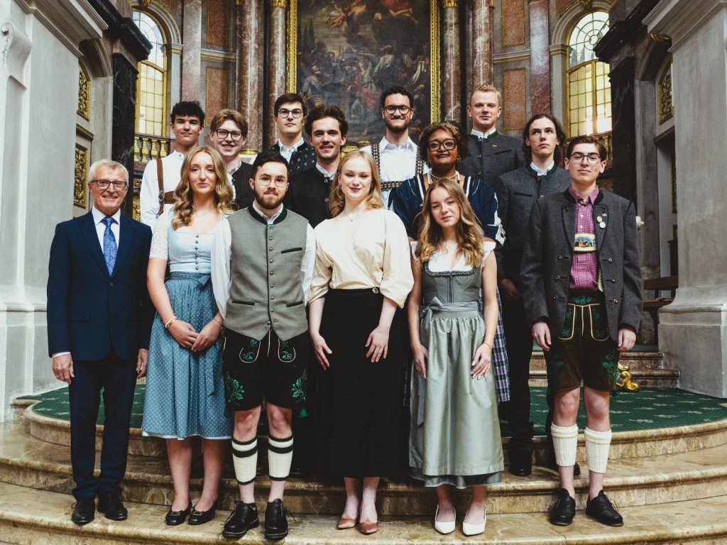 Heute durften – oder vielleicht auch ein wenig wehmütig: mussten – wir unsere Absolvia CVII verabschieden. ... 26.06.2026
